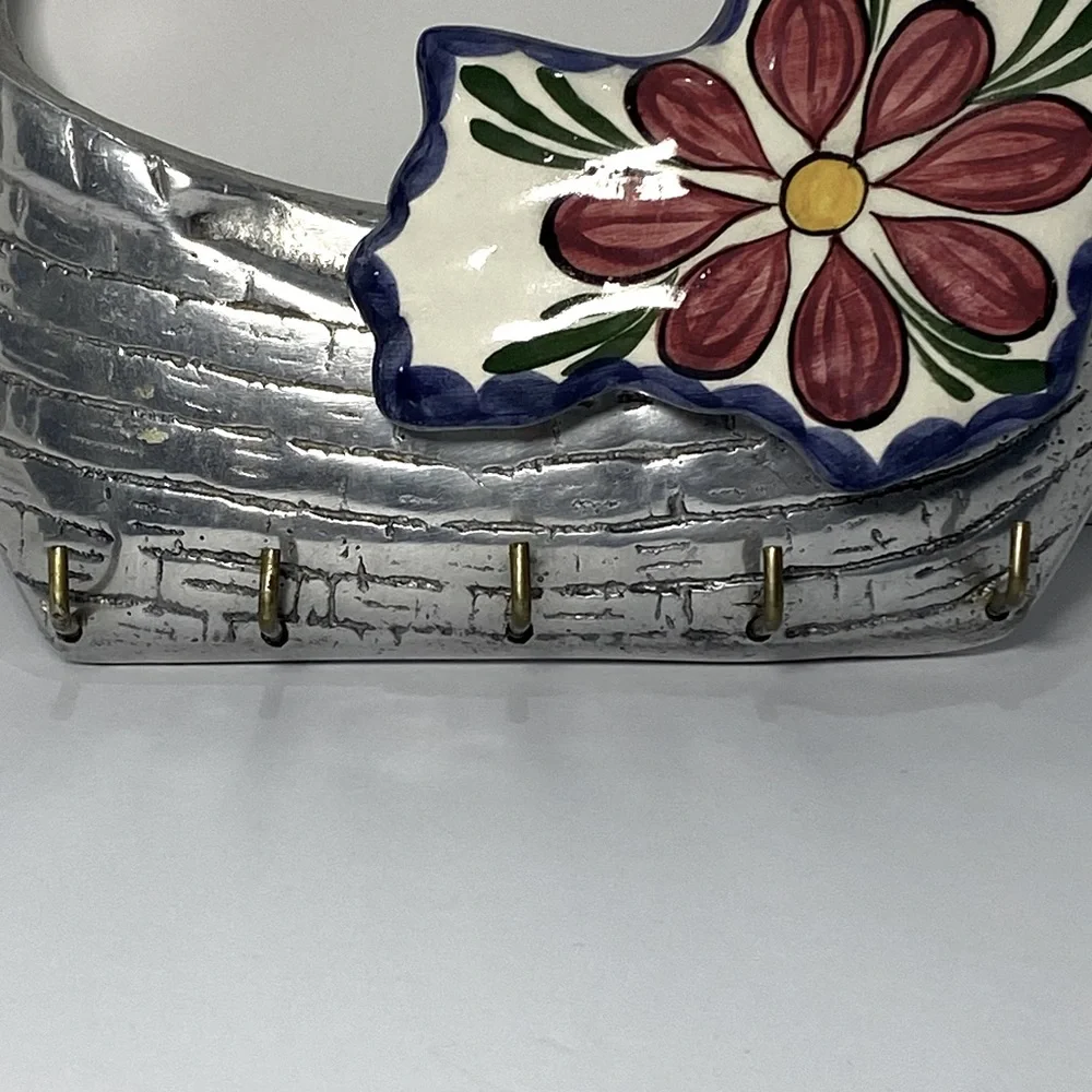 VTG Arte Giancarlo Honduras Wall Key Holder Metal Basket Talavera Ceramic Flower